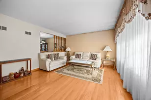 10624 S Michael Dr, Palos Hills, IL 60465 - Photo 14