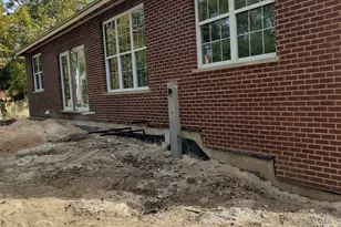 593 Farm St, Crete, IL 60417 - Photo 2