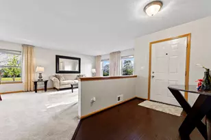 1018 Butterfield Cir E, Shorewood, IL 60404 - Photo 2