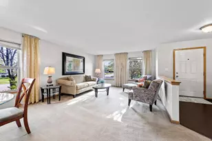 1018 Butterfield Cir E, Shorewood, IL 60404 - Photo 4