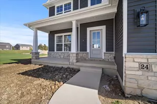 24 Stonehouse Ct, Bloomington, IL 61705 - Photo 4