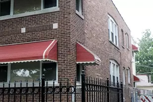 7627 S Cornell Ave, Chicago, IL 60649 - Photo 16