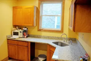 7627 S Cornell Ave, Chicago, IL 60649 - Photo 4