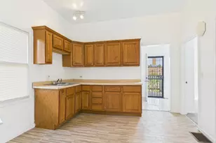 8535 S Givins Ct, Chicago, IL 60620 - Photo 10