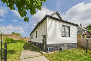 8535 S Givins Ct, Chicago, IL 60620 - Photo 1