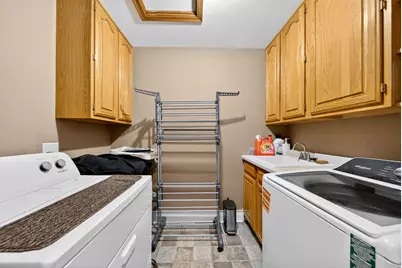 1404 Amy Lane, Libertyville, IL 60048 - Photo 24