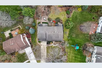 1404 Amy Lane, Libertyville, IL 60048 - Photo 40