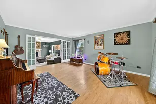 1404 Amy Ln, Libertyville, IL 60048 - Photo 12