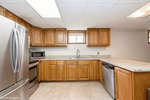 6846 N Dowagiac Ave, Chicago, IL 60646 - Photo 28