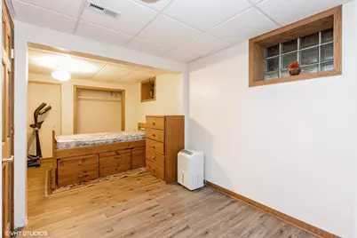 6846 N Dowagiac Avenue, Chicago, IL 60646 - Photo 32