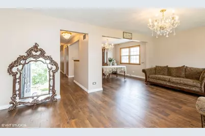 6846 N Dowagiac Avenue, Chicago, IL 60646 - Photo 4