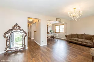 6846 N Dowagiac Ave, Chicago, IL 60646 - Photo 4