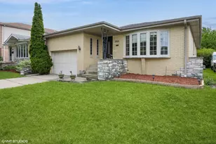 6846 N Dowagiac Ave, Chicago, IL 60646 - Photo 2