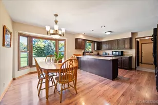 39W955 Deer Run Dr, Saint Charles, IL 60175 - Photo 6