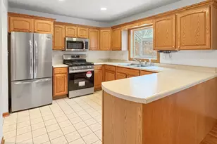 1105 Summit Dr, Lockport, IL 60441 - Photo 6