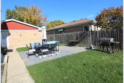 [Address not provided], Niles, IL 60714 - Photo 6