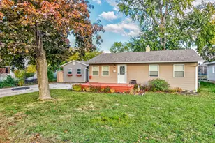 618 Fort St, Ottawa, IL 61350 - Photo 1