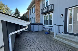 224 Oakwood Ln, Bloomingdale, IL 60108 - Photo 4