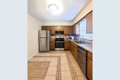 117 Colonial Parkway #A, Yorkville, IL 60560 - Photo 4