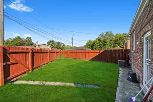 38 W 125th Pl, Chicago, IL 60628 - Photo 12