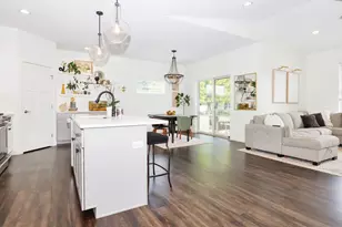 2935 Glendale Ln, Normal, IL 61761 - Photo 2