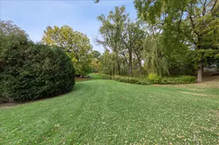 450 Woodview Rd, Lake Barrington, IL 60010 - Photo 22