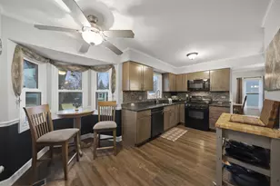 2482 Hedge Row Dr, Aurora, IL 60502 - Photo 10