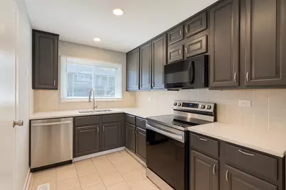 1272 Court #E, Hanover Park, IL 60133 - Photo 4