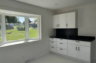 2721 Cascade Dr, Rockford, IL 61109 - Photo 6