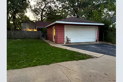 18136 Oakwood Avenue, Lansing, IL 60438 - Photo 2
