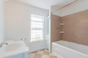 401 Willard Ave, Bloomington, IL 61701 - Photo 16