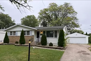 18905 Park Ave, Lansing, IL 60438 - Photo 2