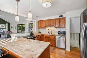 694 S York St, Elmhurst, IL 60126 - Photo 8