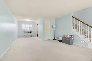 913 N Raynor Ave, Joliet, IL 60435 - Photo 2