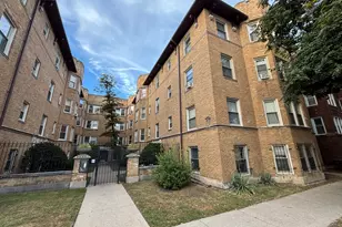 2212 E 70th St, Chicago, IL 60649 - Photo 2