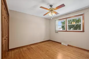 10506 S Michael Dr, Palos Hills, IL 60465 - Photo 8