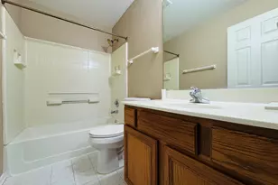 408 Clifton Ln, Bolingbrook, IL 60440 - Photo 12