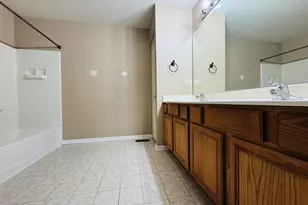 408 Clifton Ln, Bolingbrook, IL 60440 - Photo 10