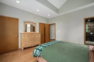 1225 W Carmen Ave, Chicago, IL 60640 - Photo 18