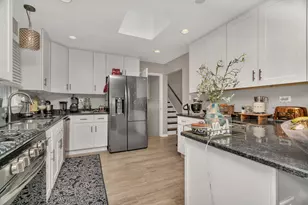 4217 Main St, Downers Grove, IL 60515 - Photo 6