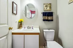 879 Dandridge Ct, Elgin, IL 60120 - Photo 18