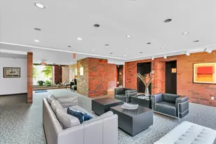 107 N Elm St, Champaign, IL 61820 - Photo 6