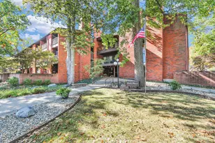 107 N Elm St, Champaign, IL 61820 - Photo 2