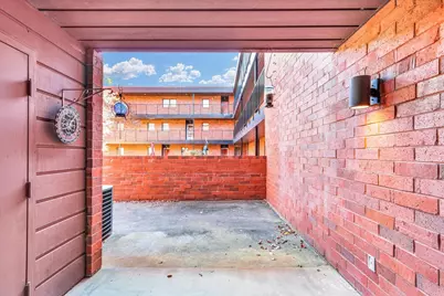 107 N Elm Street #108, Champaign, IL 61820 - Photo 28