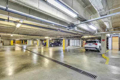 107 N Elm Street #108, Champaign, IL 61820 - Photo 34