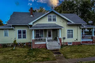 300 N Axtel Ave, Milford, IL 60953 - Photo 4