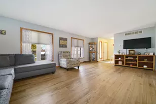 13116 Springhill Dr, Winnebago, IL 61088 - Photo 10