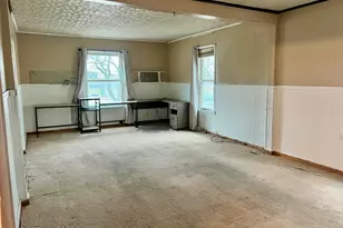 375 W Franklin St, Paxton, IL 60957 - Photo 12