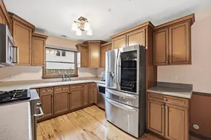 10912 Circle Dr, Palos Hills, IL 60465 - Photo 12