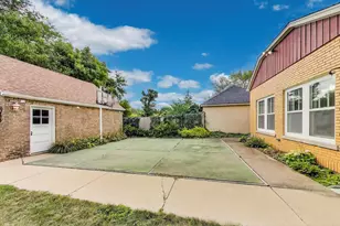 566 Bellevue Pl, Highland Park, IL 60035 - Photo 28